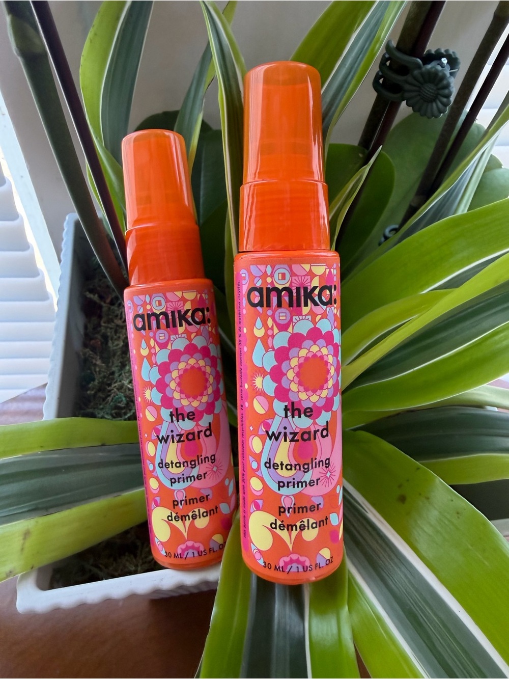 bundle 2 ,amika Bright Orange The Wizard Detangling Primer Spray